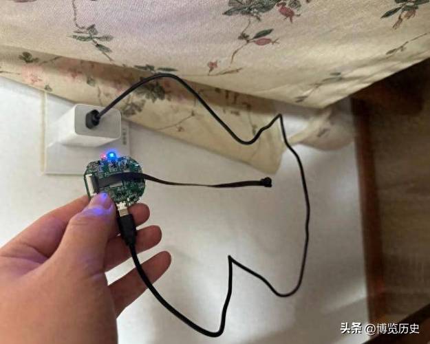 苹果手机摄像头小针眼什么作用